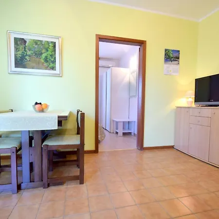 Andrea Apartment *