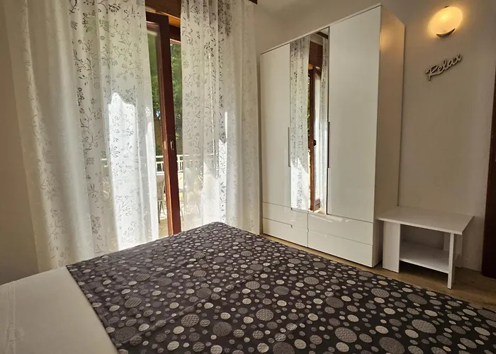 Andrea * مالينسكا